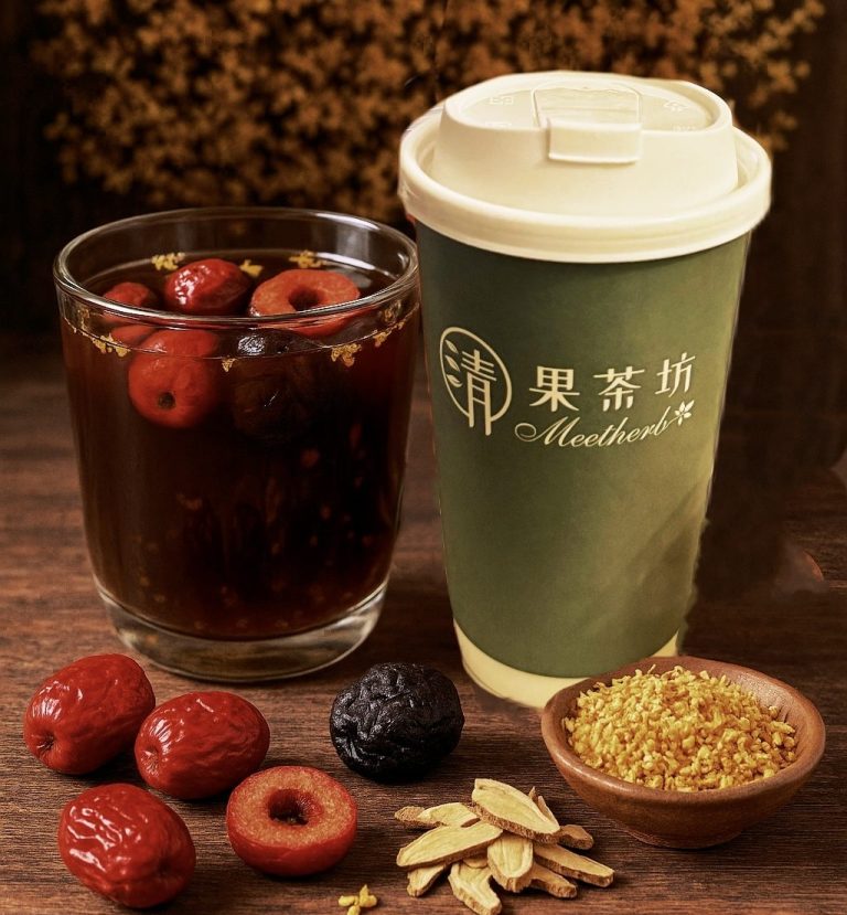 Plum blossom fruit tea that restores electrolyte balance 
